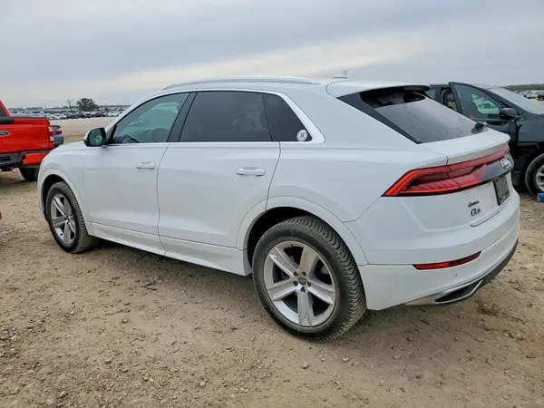 WA1AVAF1XKD009693 2019 AUDI Q8 - Image 2