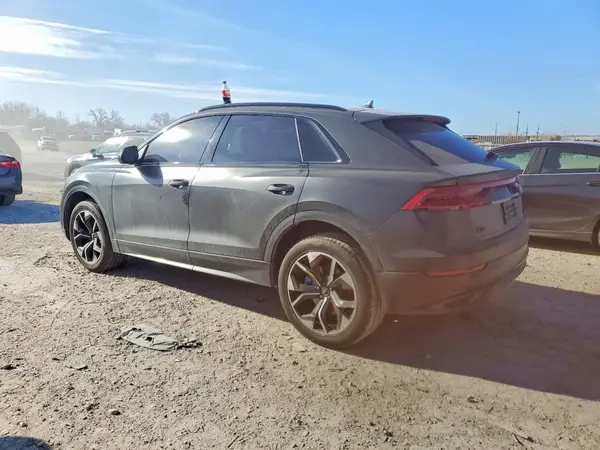 WA1AVAF1XKD018930 2019 AUDI Q8 - Image 2