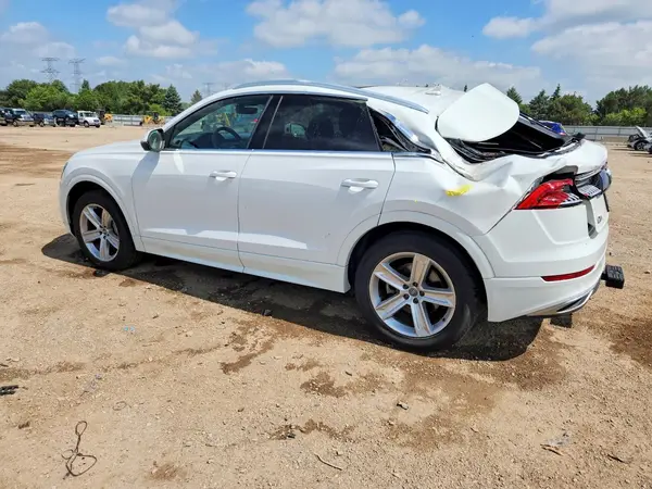 WA1AVAF1XKD019768 2019 AUDI Q8 - Image 2