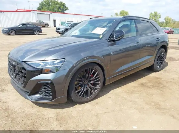 WA1AWBF18RD007633 2024 AUDI SQ8 - Image 2