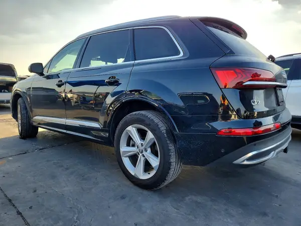 WA1AXAF70MD011342 2021 AUDI Q7 - Image 2