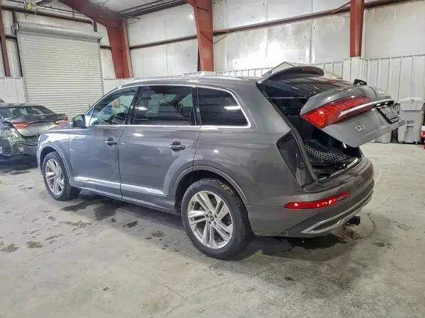WA1AXAF71MD015447 2021 AUDI Q7 - Image 2