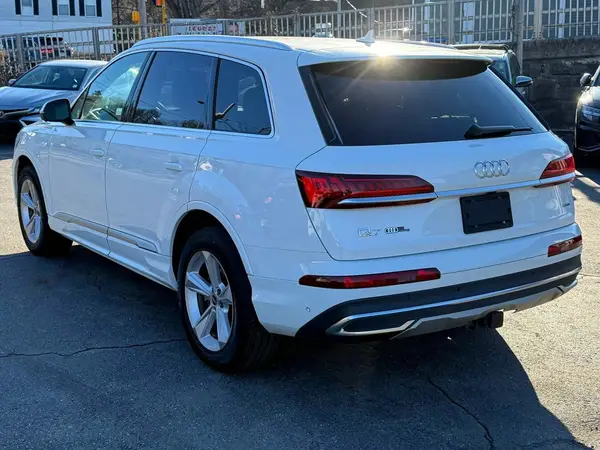 WA1AXAF76MD015749 2021 AUDI Q7 - Image 2