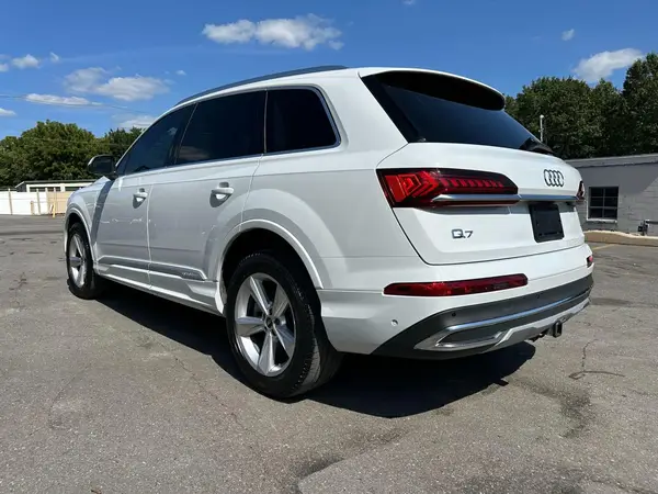 WA1AXBF70PD000495 2023 AUDI Q7 - Image 2