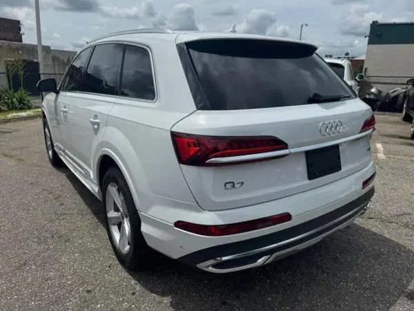 WA1AXBF78PD019523 2023 AUDI Q7 - Image 2