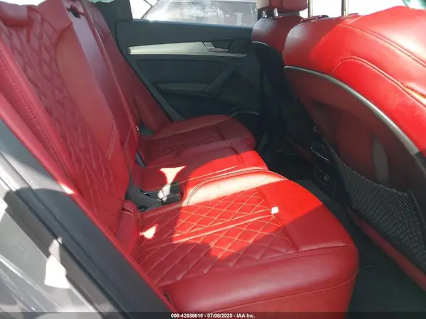 WA1B4AFY0K2075072 2019 AUDI SQ5 - Image 8