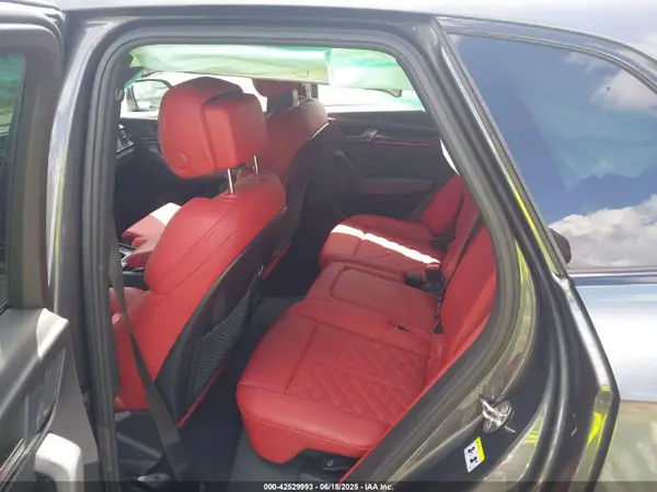 WA1B4AFY0R2011267 2024 AUDI SQ5 - Image 8