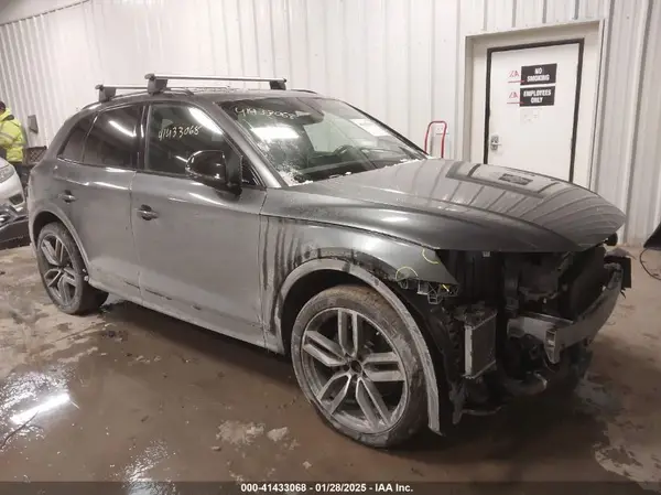 WA1B4AFY1K2097033 2019 AUDI SQ5 - Image 1