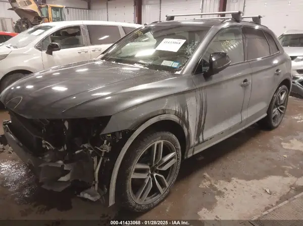 WA1B4AFY1K2097033 2019 AUDI SQ5 - Image 2