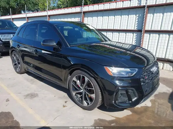WA1B4AFY1M2001646 2021 AUDI SQ5 - Image 1