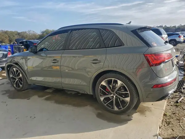 WA1B4AFY1N2035698 2022 AUDI SQ5 - Image 2
