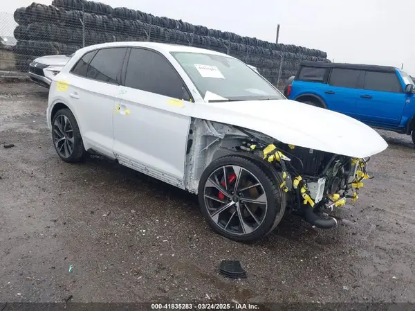 WA1B4AFY2R2016549 2024 AUDI SQ5 - Image 1
