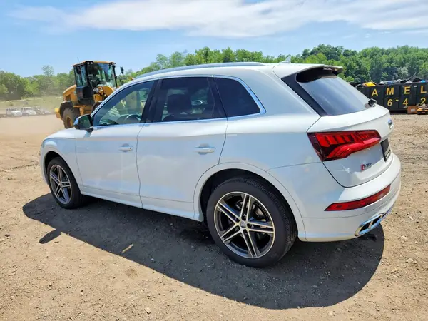 WA1B4AFY3K2026898 2019 AUDI SQ5 - Image 2