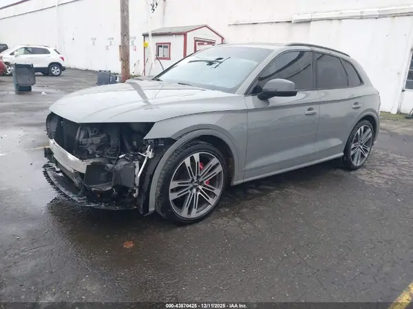 WA1B4AFY4K2063720 2019 AUDI SQ5 - Image 2