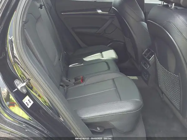 WA1B4AFY4K2070490 2019 AUDI SQ5 - Image 8