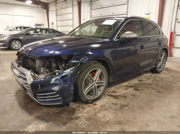 WA1B4AFY5K2013215 2019 AUDI SQ5 - Image 2