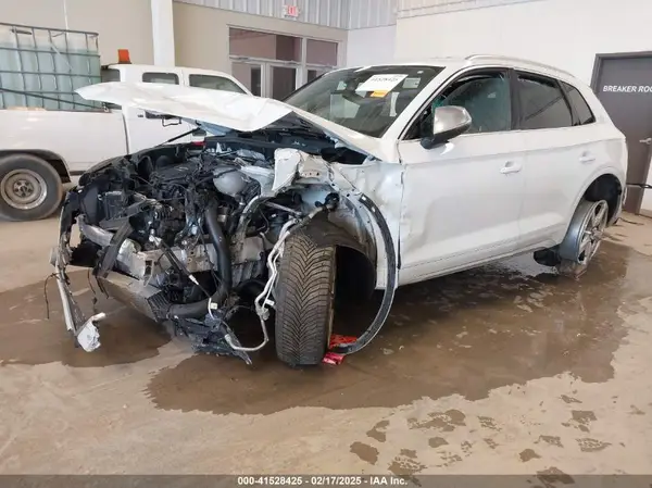 WA1B4AFY5N2043366 2022 AUDI SQ5 - Image 2