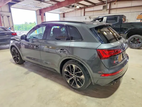 WA1B4AFY5P2036405 2023 AUDI SQ5 - Image 2