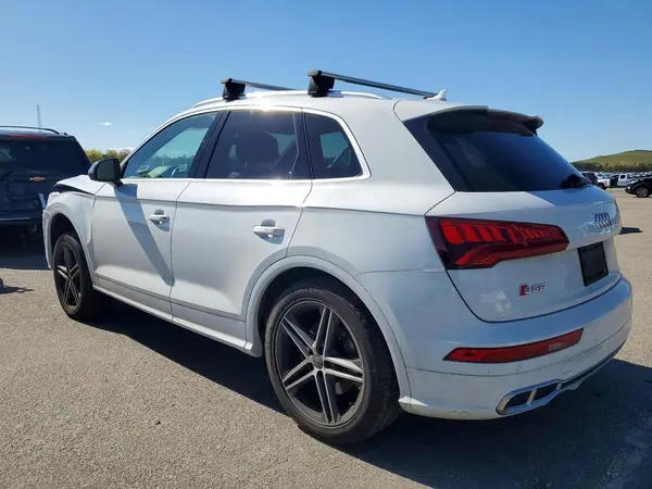 WA1B4AFY8K2100137 2019 AUDI SQ5 - Image 2