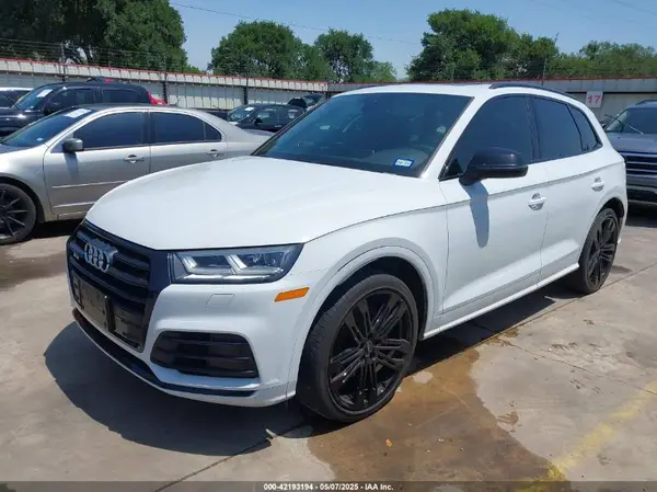 WA1B4AFY8K2107525 2019 AUDI SQ5 - Image 2