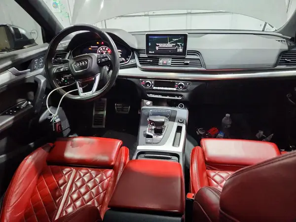 WA1B4AFY8L2090081 2020 AUDI SQ5 - Image 8