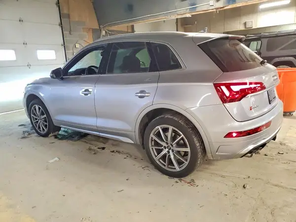 WA1B4AFY8N2105505 2022 AUDI SQ5 - Image 2