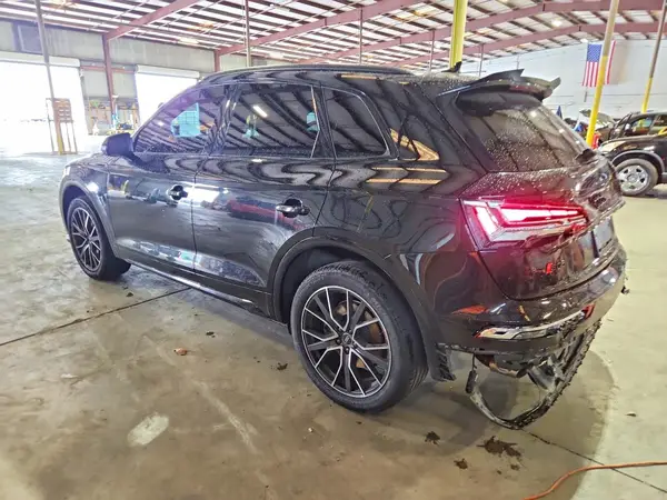 WA1B4AFY8N2138584 2022 AUDI SQ5 - Image 2