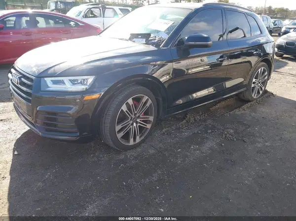 WA1B4AFY9K2078388 2019 AUDI SQ5 - Image 2