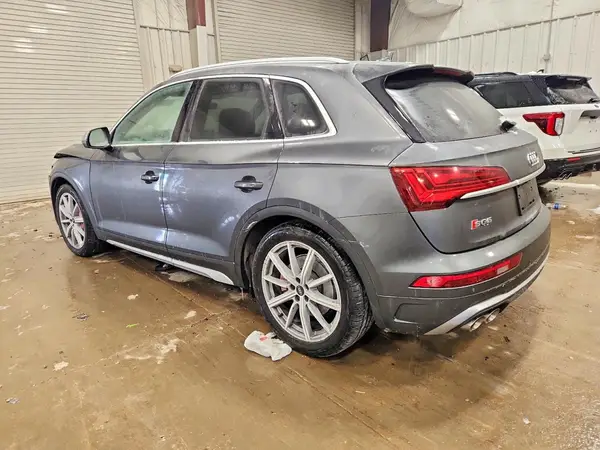 WA1B4AFY9M2140472 2021 AUDI Q5 - Image 2