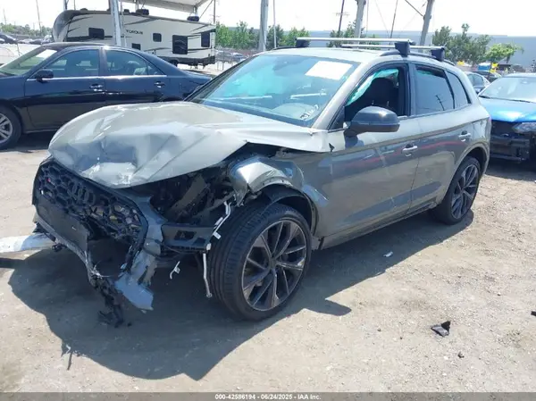 WA1B4AFY9R2000672 2024 AUDI SQ5 - Image 2