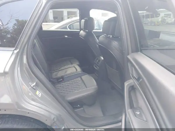 WA1B4AFY9R2040783 2024 AUDI SQ5 - Image 8