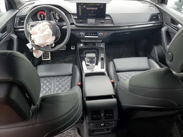WA1B4AFY9S2028378 2025 AUDI SQ5 - Image 8
