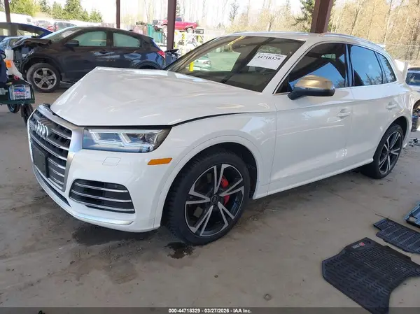 WA1B4AFYXK2001769 2019 AUDI SQ5 - Image 2