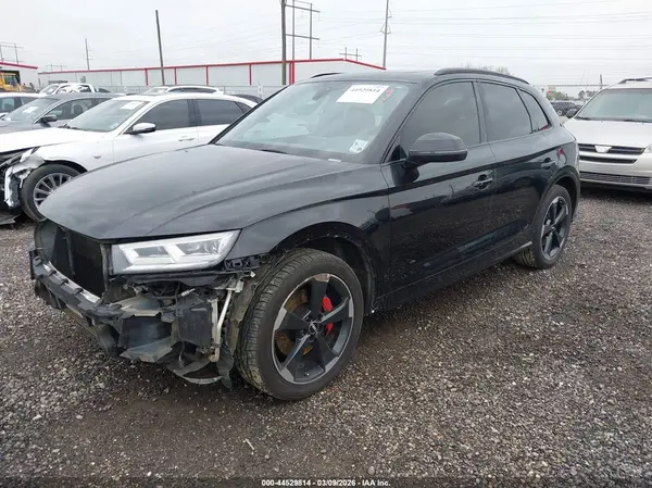 WA1B4AFYXK2086144 2019 AUDI SQ5 - Image 2