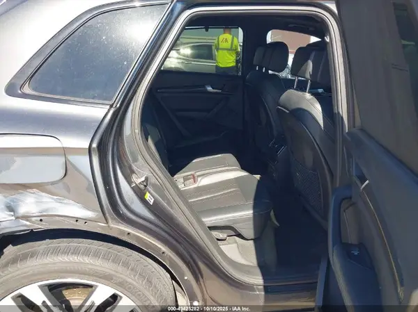 WA1B4BFY9K2088005 2019 AUDI SQ5 - Image 8