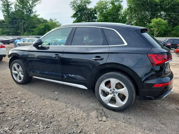 WA1BAAFY0M2015398 2021 AUDI Q5 - Image 2