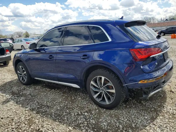 WA1BAAFY0M2052368 2021 AUDI Q5 - Image 2