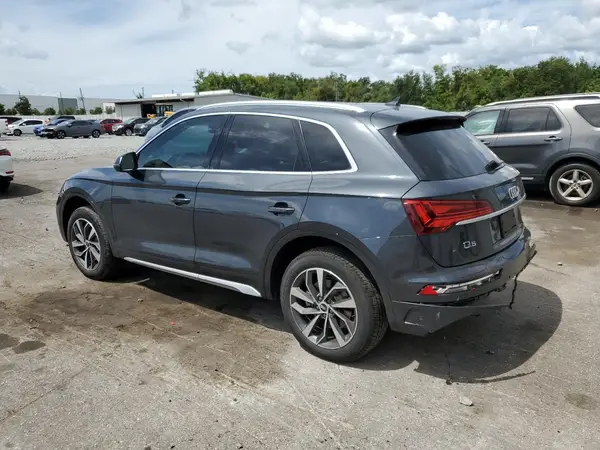 WA1BAAFY0M2053147 2021 AUDI Q5 - Image 2