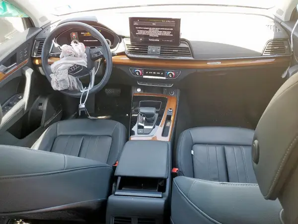 WA1BAAFY0M2063855 2021 AUDI Q5 - Image 8