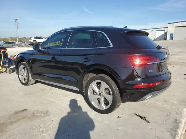 WA1BAAFY0M2067758 2021 AUDI Q5 - Image 2