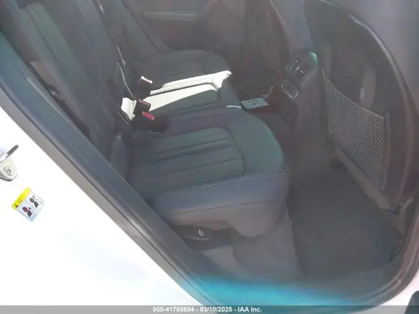 WA1BAAFY0M2069445 2021 AUDI Q5 - Image 8