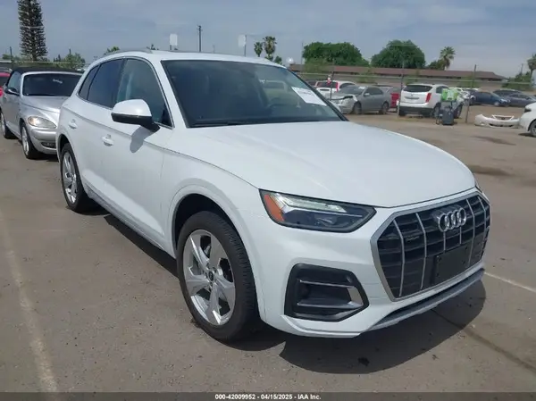 WA1BAAFY0M2069879 2021 AUDI Q5 - Image 1