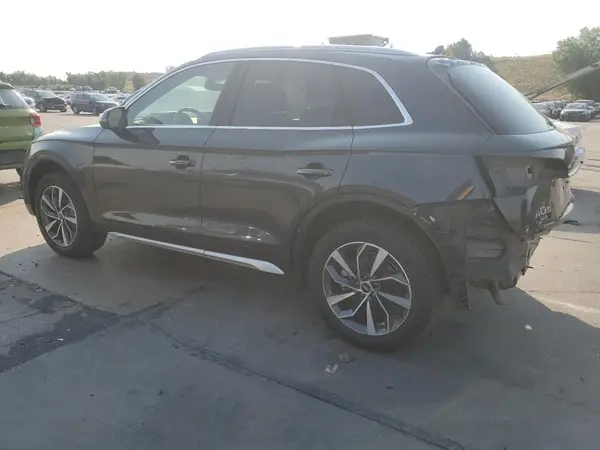 WA1BAAFY0M2079148 2021 AUDI Q5 - Image 2