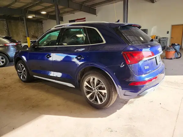 WA1BAAFY0M2083930 2021 AUDI Q5 - Image 2