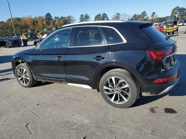 WA1BAAFY0M2109166 2021 AUDI Q5 - Image 2