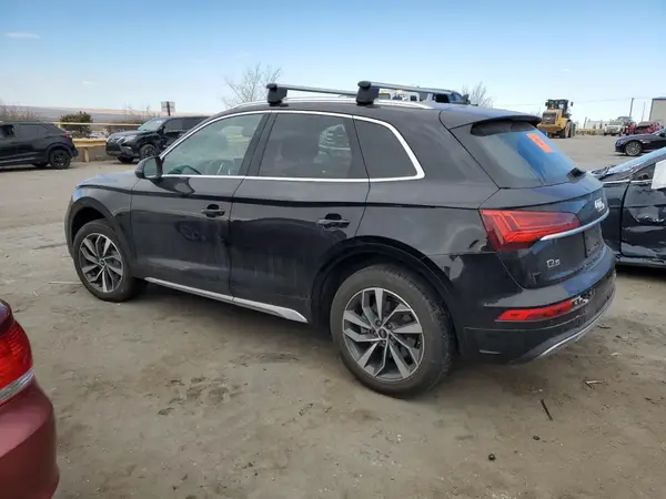 WA1BAAFY0M2118157 2021 AUDI Q5 - Image 2