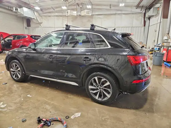 WA1BAAFY0M2118983 2021 AUDI Q5 - Image 2