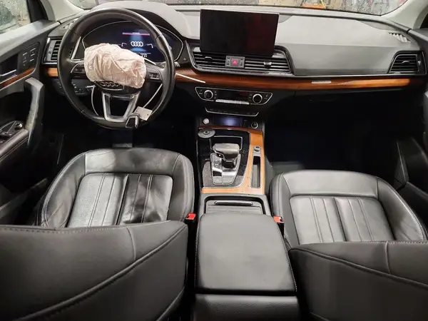 WA1BAAFY0M2118983 2021 AUDI Q5 - Image 8