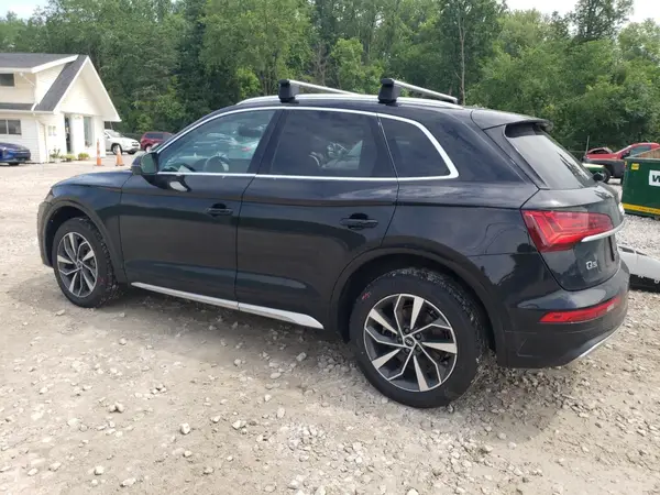 WA1BAAFY0M2124895 2021 AUDI Q5 - Image 2