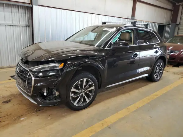 WA1BAAFY0M2125996 2021 AUDI Q5 - Image 1